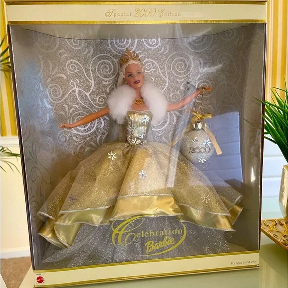 Special 2000 Edition Celebration Barbie - Picture 2 of 8